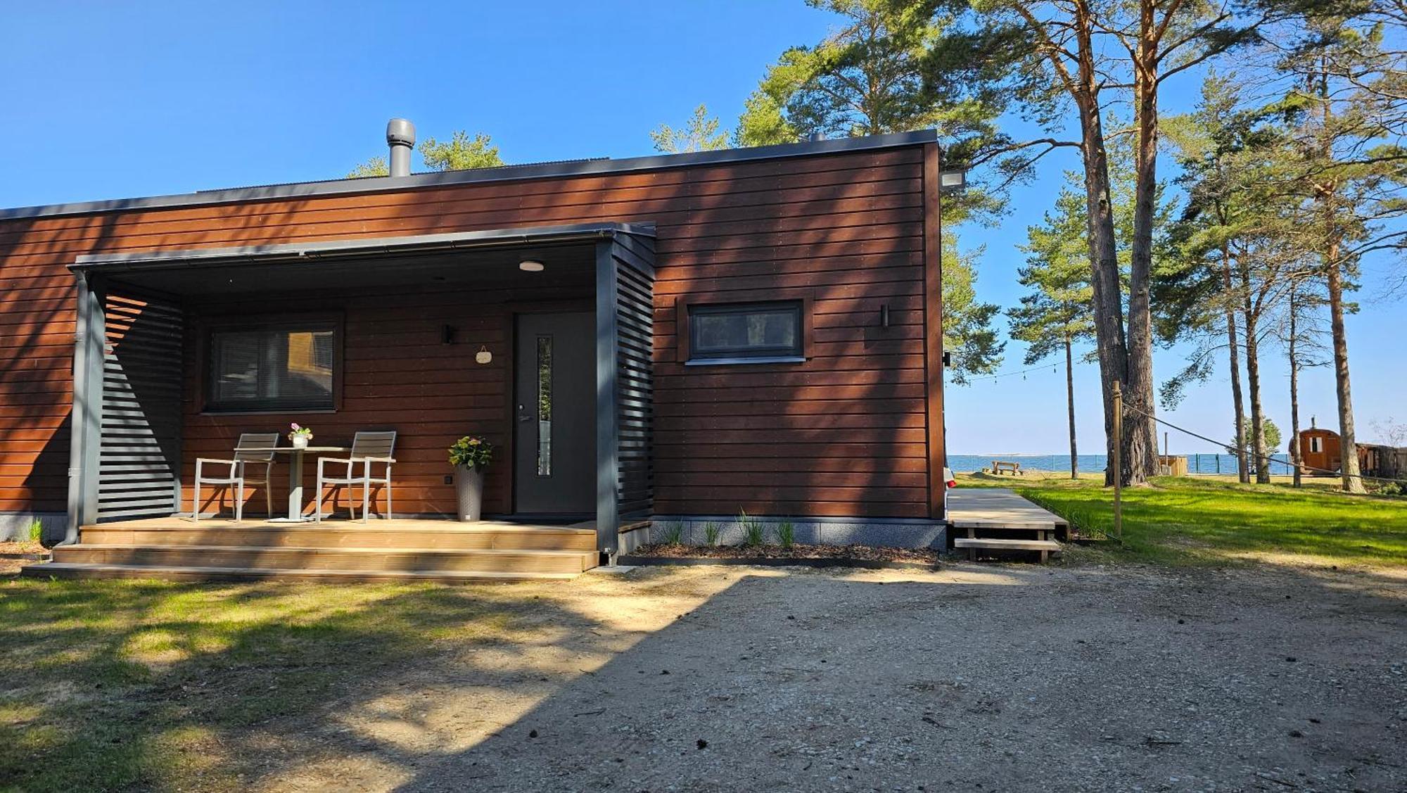 Rannamaja Kuemblustuenni & Saunaga Feriehus